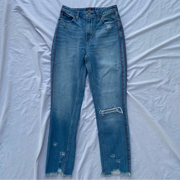 A&F High Rise Jeans - Picture 4 of 5